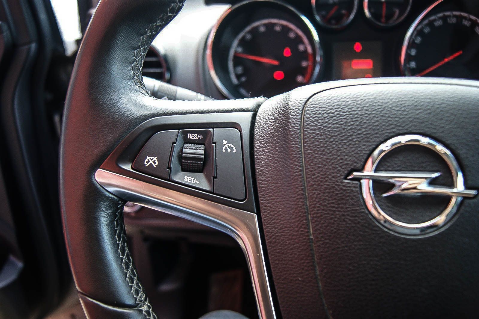 Fahrzeugabbildung Opel Meriva B 1.4Turbo 150 Jahre Opel 1HAND ANHZV PDC