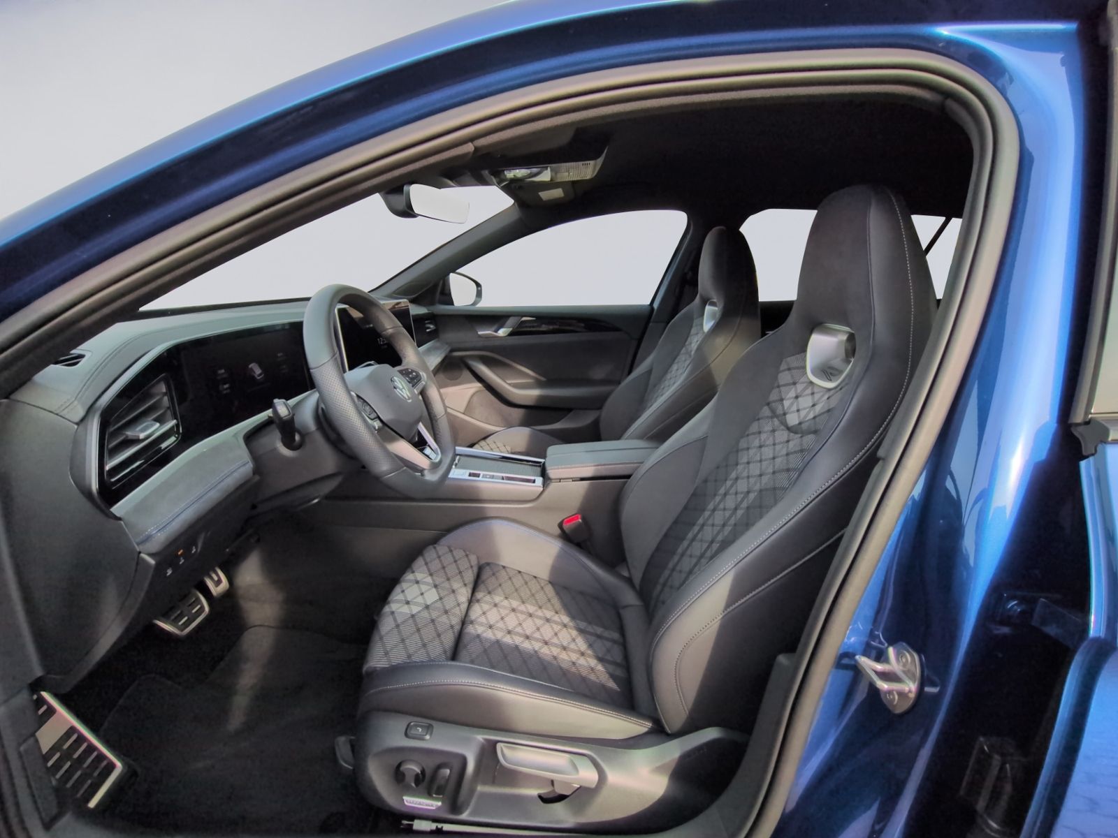 Passat Variant 1.5 TSI eHybrid R-Line AHK+MATRIX