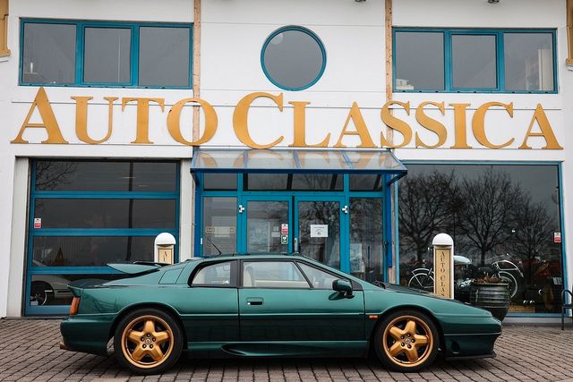 Lotus Esprit S4 2.2