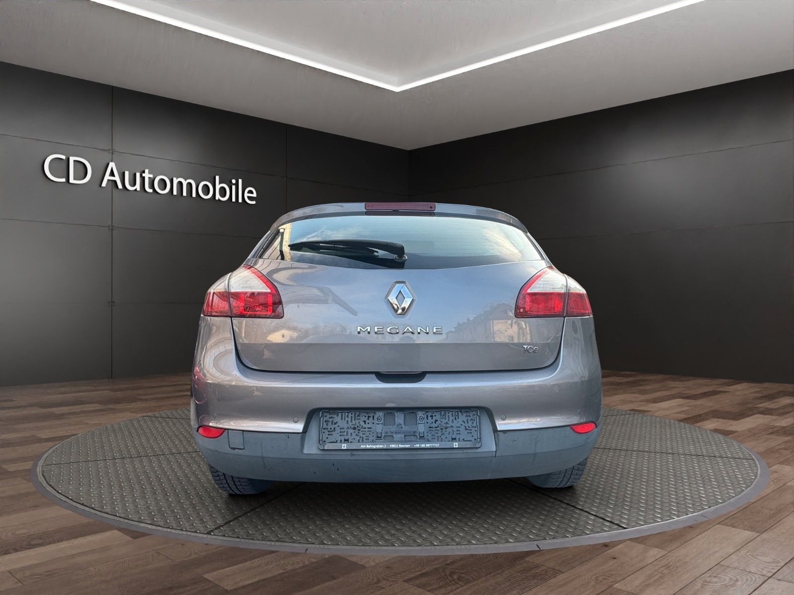 Fahrzeugabbildung Renault Megane III Lim. 5-trg. Paris Klima/Navi/TÜV NEU/