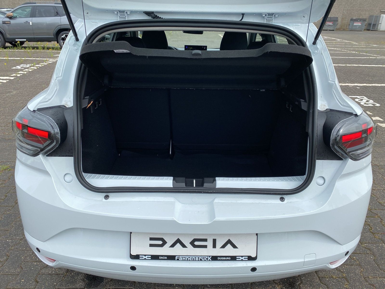 Dacia Sandero - Bild 8