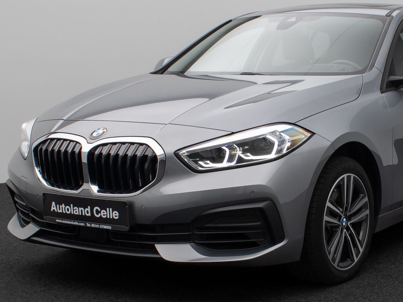 Fahrzeugabbildung BMW 120i Panorama Kamera HUD HiFi DAB LED 17Zoll