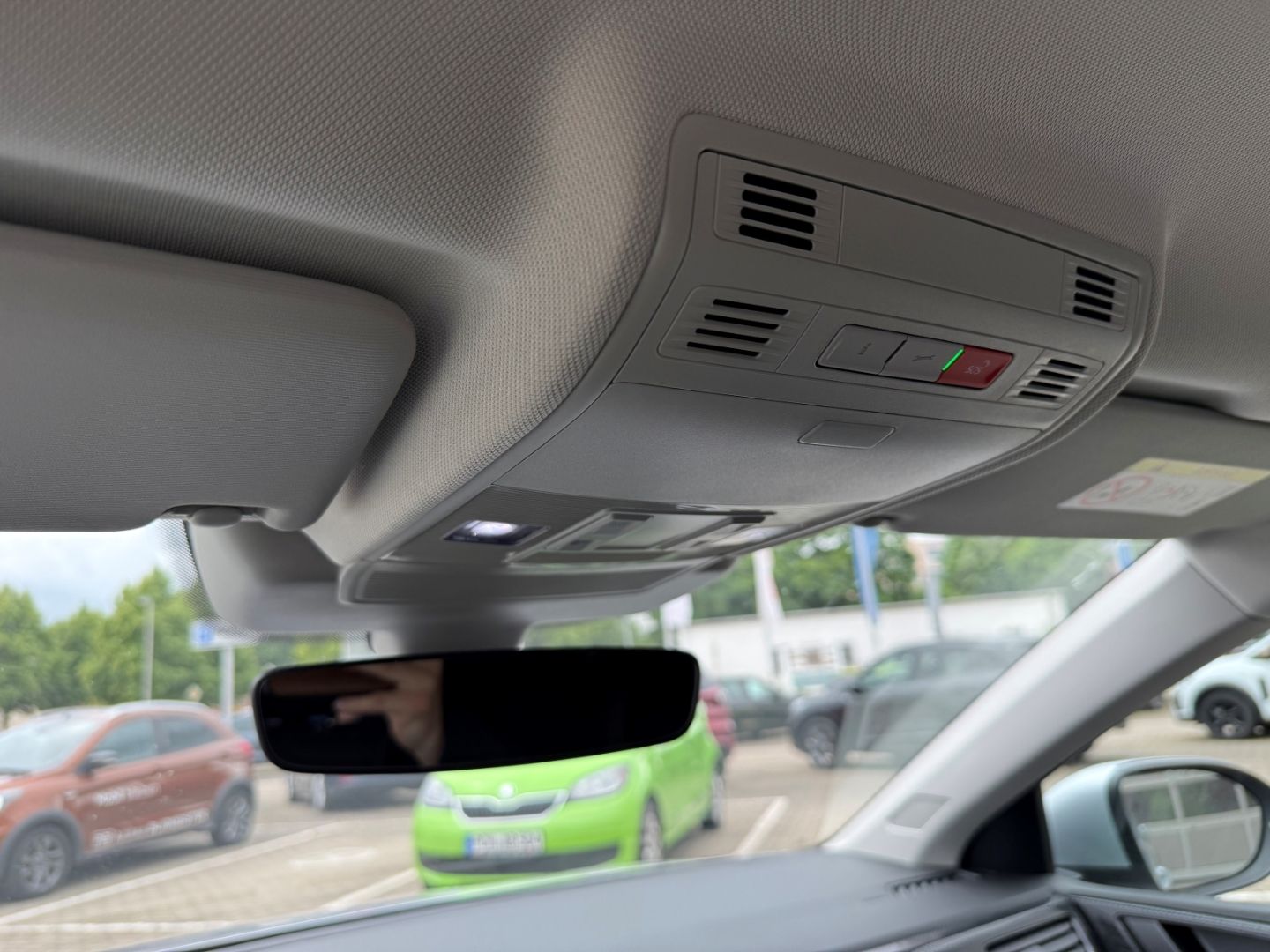 Fahrzeugabbildung Volkswagen Taigo Life Spring 1.0 TSI DSG Digitales Cockpit