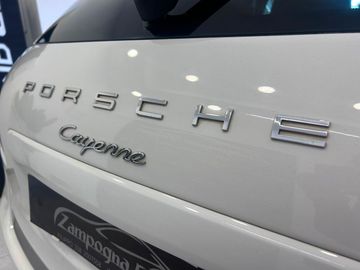 Porsche Cayenne - 8