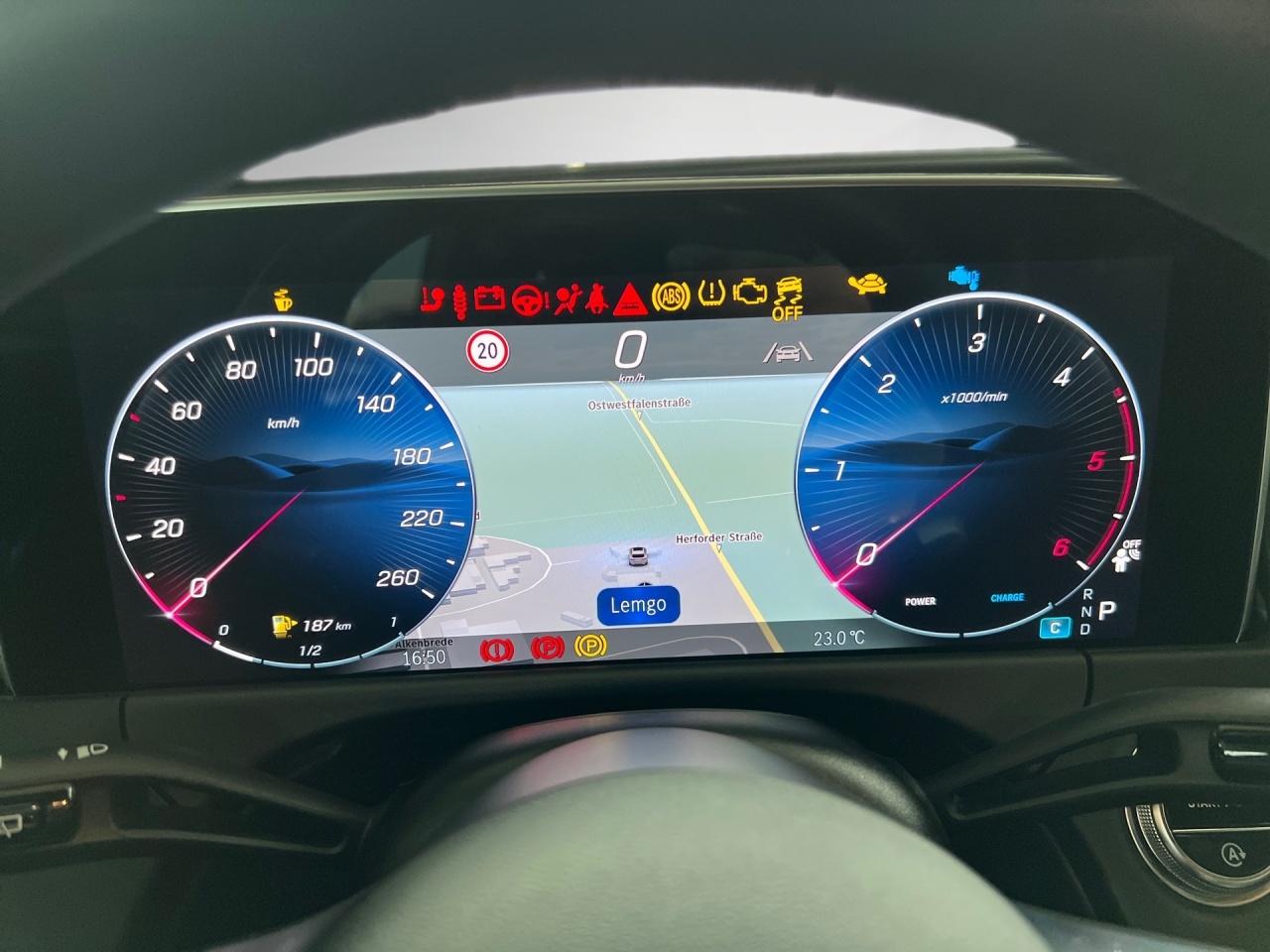 Mercedes-Benz E 220 d T AMG Night AHK Digital Light Memory 360