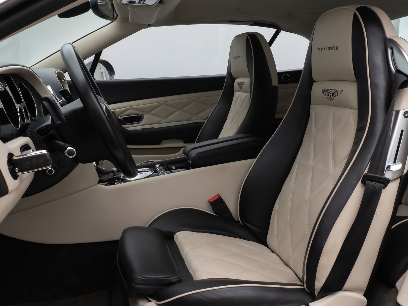 Fahrzeugabbildung Bentley Continental GTC MANSORY Speed Massage VOLL