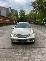 Mercedes-Benz C 240 4MATIC AVANTGARDE - Mercedes-Benz C 240 mit Benzin-Antrieb