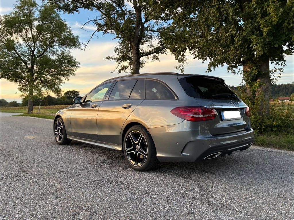 Image of Mercedes-Benz C 400