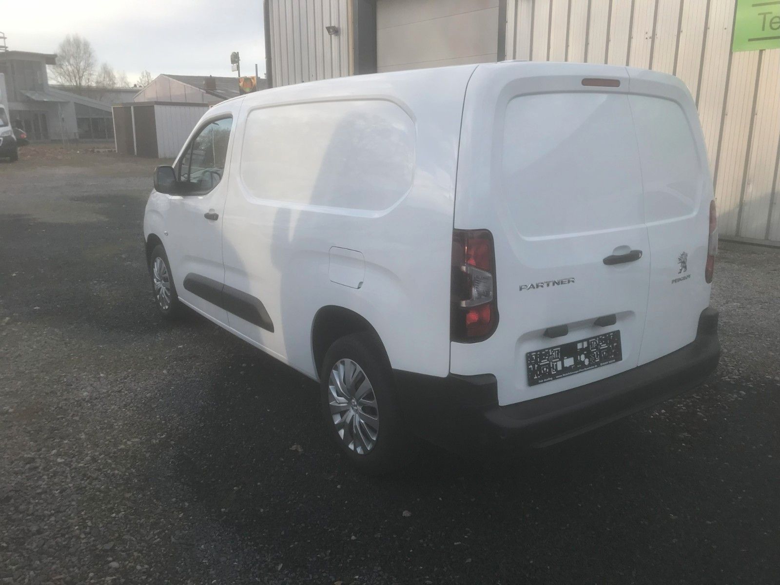 Fahrzeugabbildung Peugeot Partner Premium L2,SHZ,PDC,27796Km