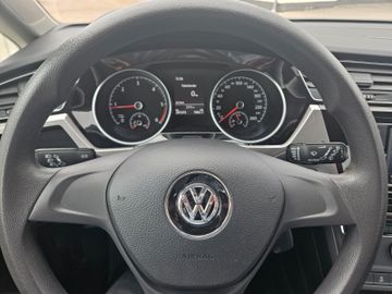 Volkswagen Touran - 7