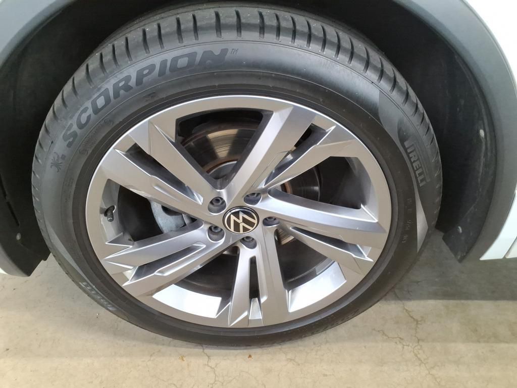 Volkswagen Tiguan R-Line 1.5 TSI 110kW 7-Gang DSG 4 Türen