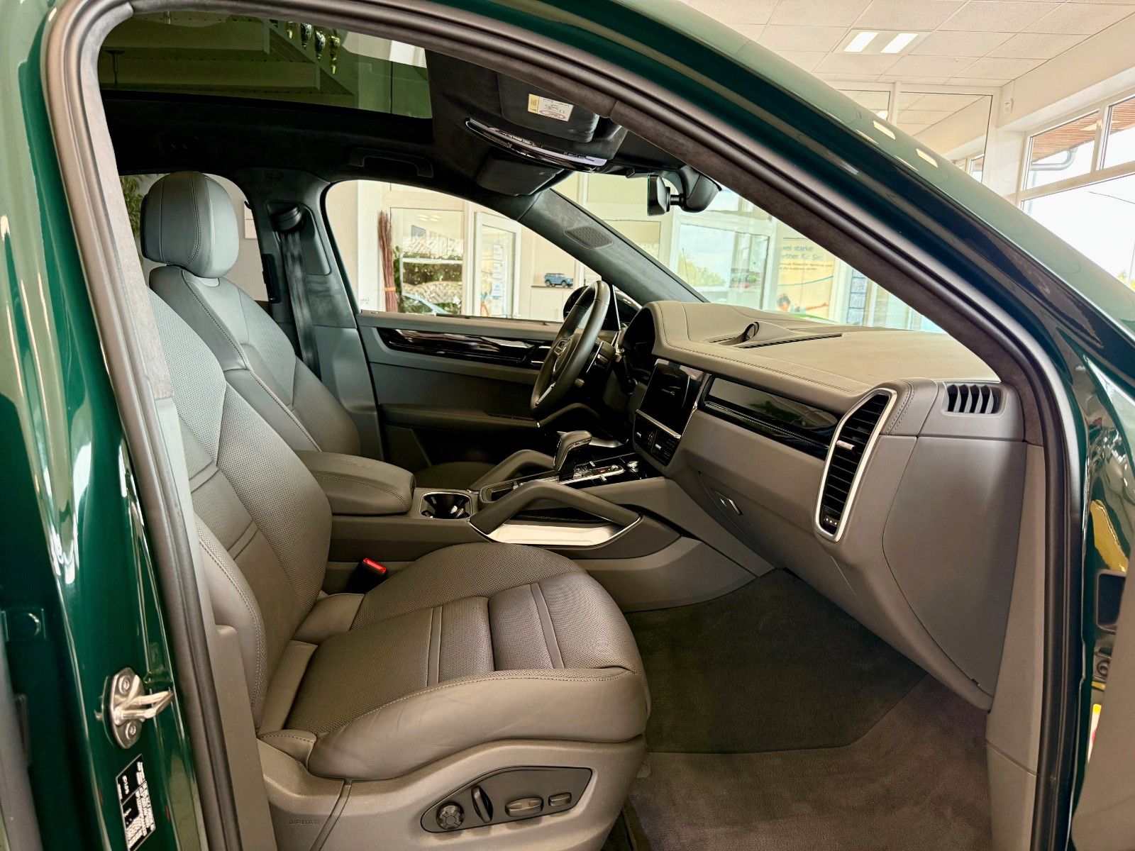 Fahrzeugabbildung Porsche Cayenne Coupe Turbo S E-Hybrid APPROVED / PTS