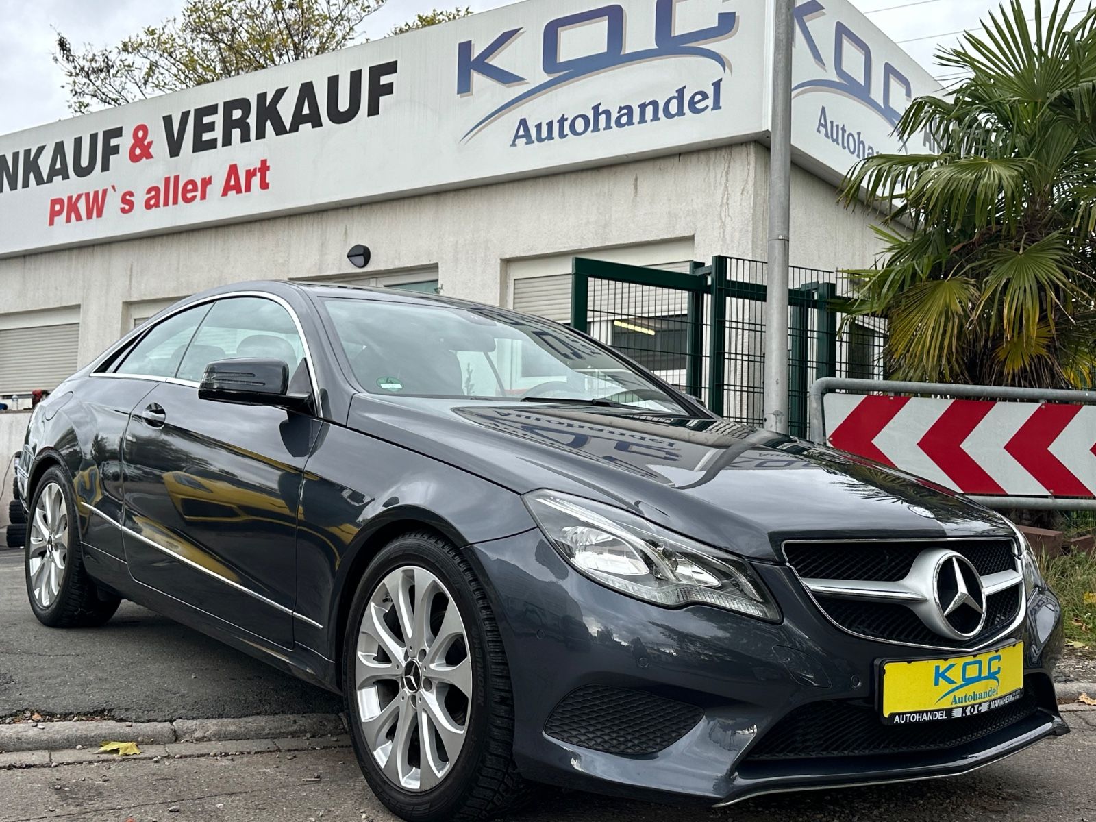 MERCEDES-BENZ E 200 Coupe
