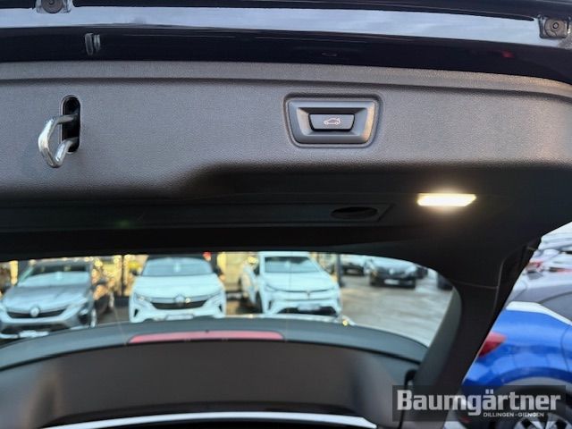 Fahrzeugabbildung BMW 330 i xDrive M-Sport Touring Kamera/ACC/Sitzh.