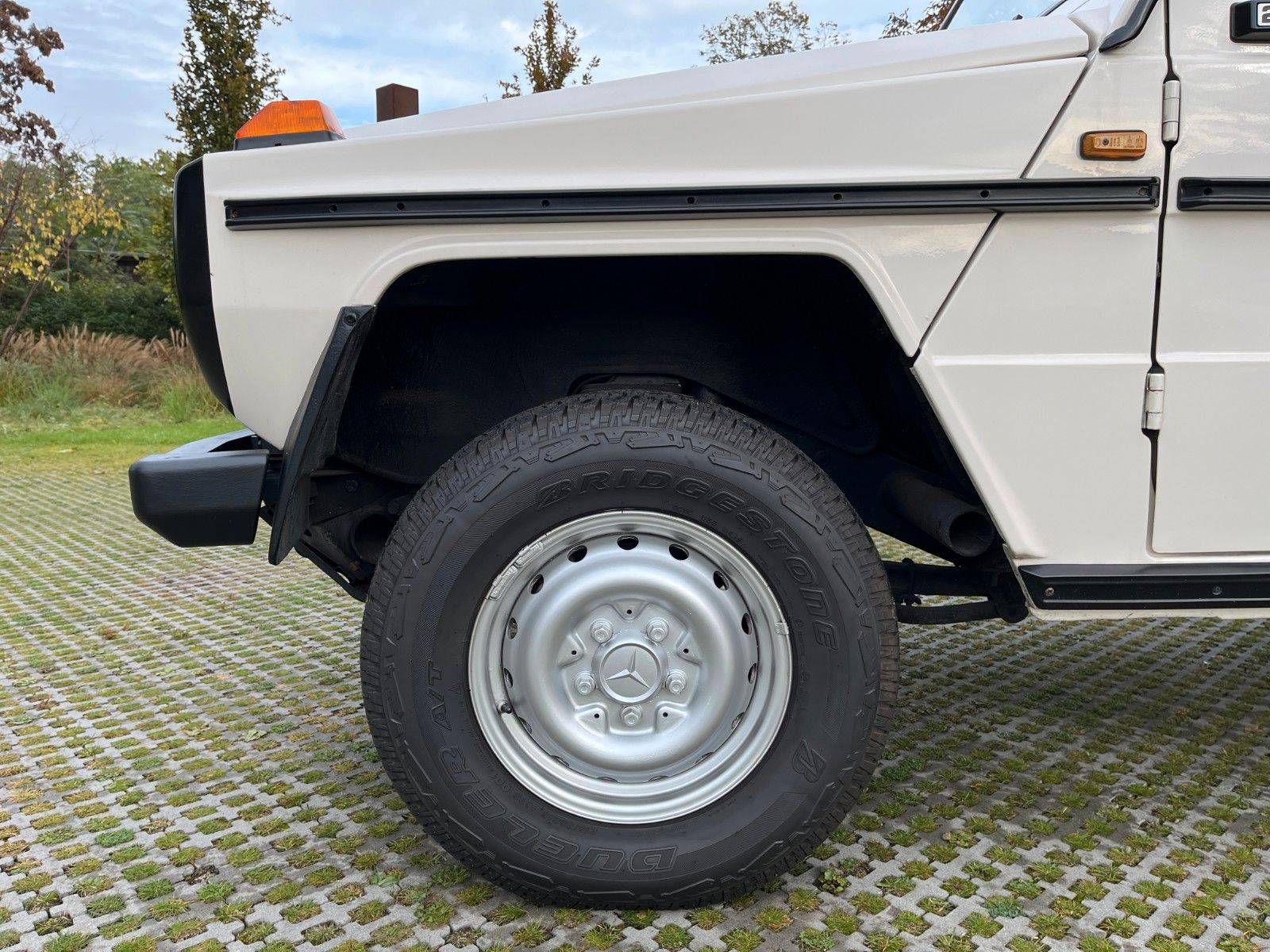 Fahrzeugabbildung Mercedes-Benz 200 GE