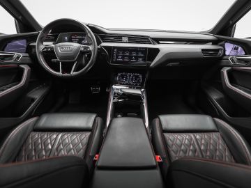 Audi Q8 e-tron - 7