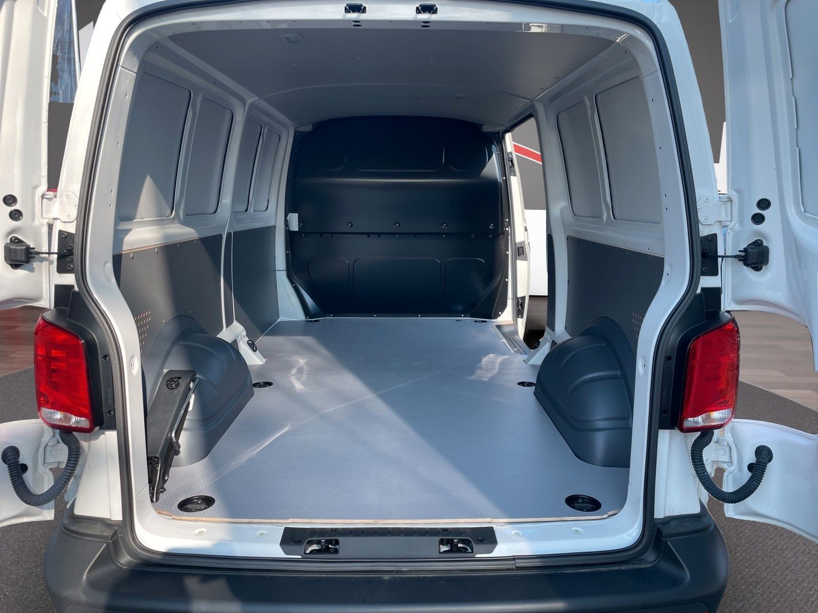 Fahrzeugabbildung Volkswagen T6.1 Transporter Kasten 2.0TDi 150PS KLIMA