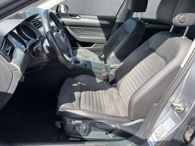 Passat Variant Elegance 2.0 TDI Bluetooth Navi
