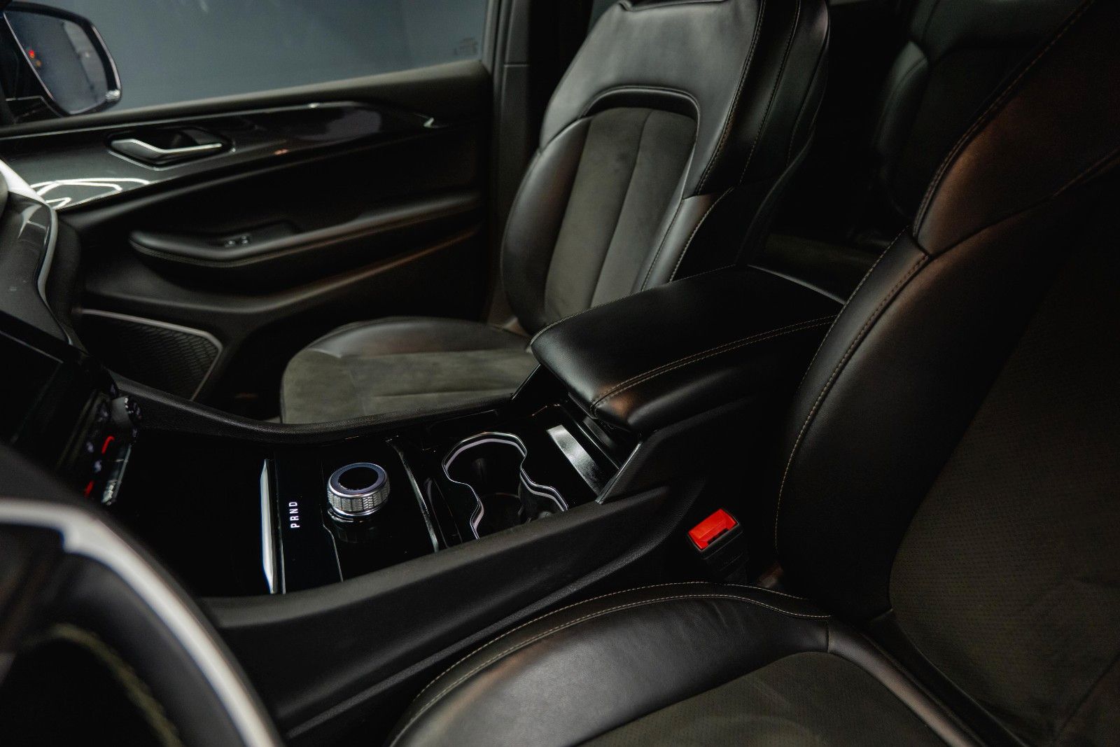 Fahrzeugabbildung Jeep Grand Cherokee 3.6 4x4 Altitude L ACC Kamera 19%