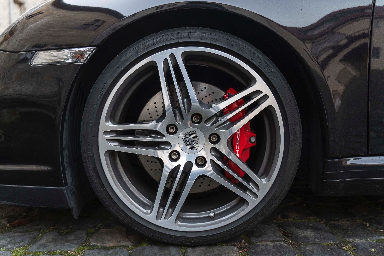 Fahrzeugabbildung Porsche 911 Turbo Coupe 997 PASM PCM SPORT-CHRONO BOSE