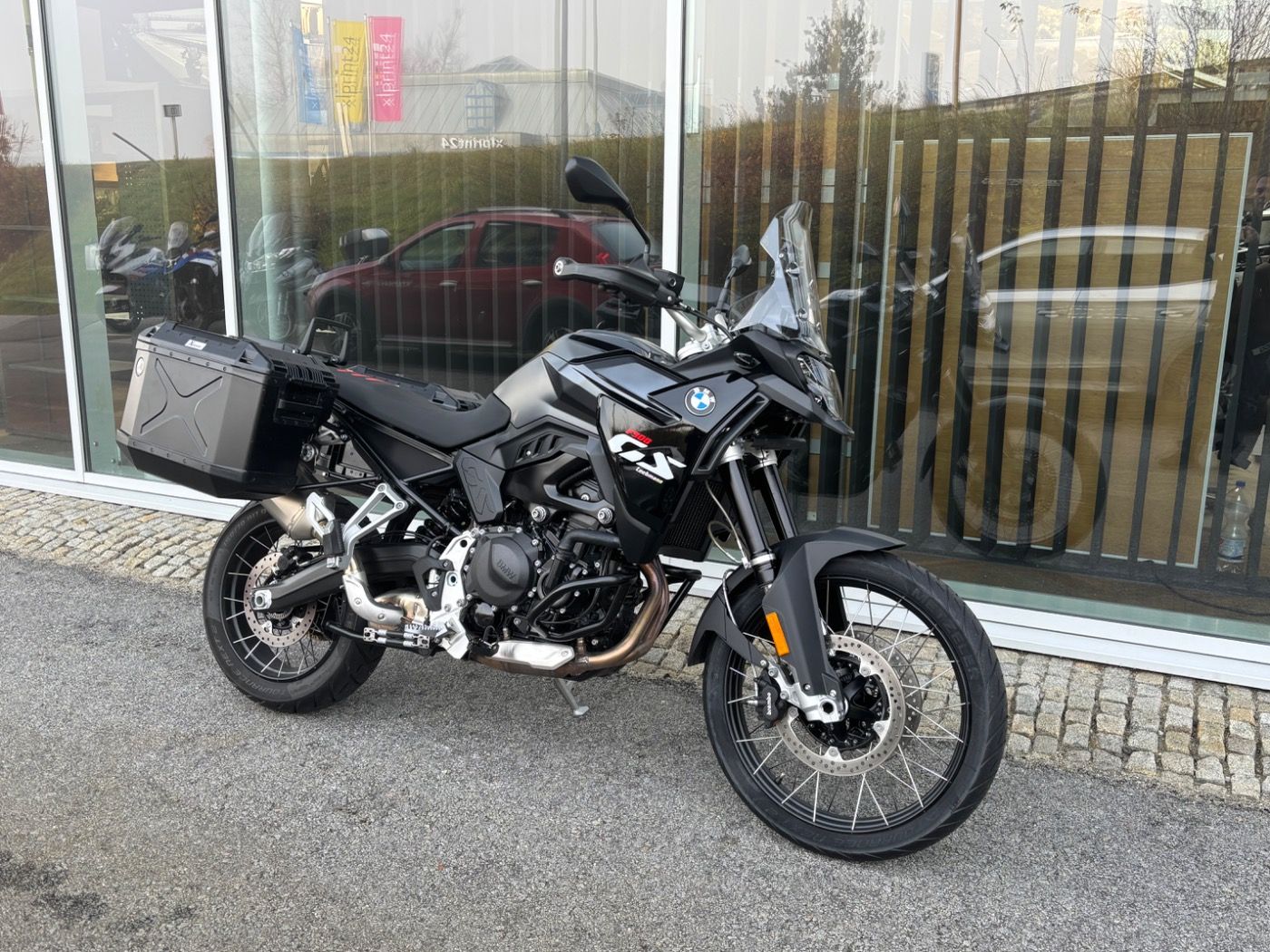 Fahrzeugabbildung BMW F 900 GS mit Kofferset