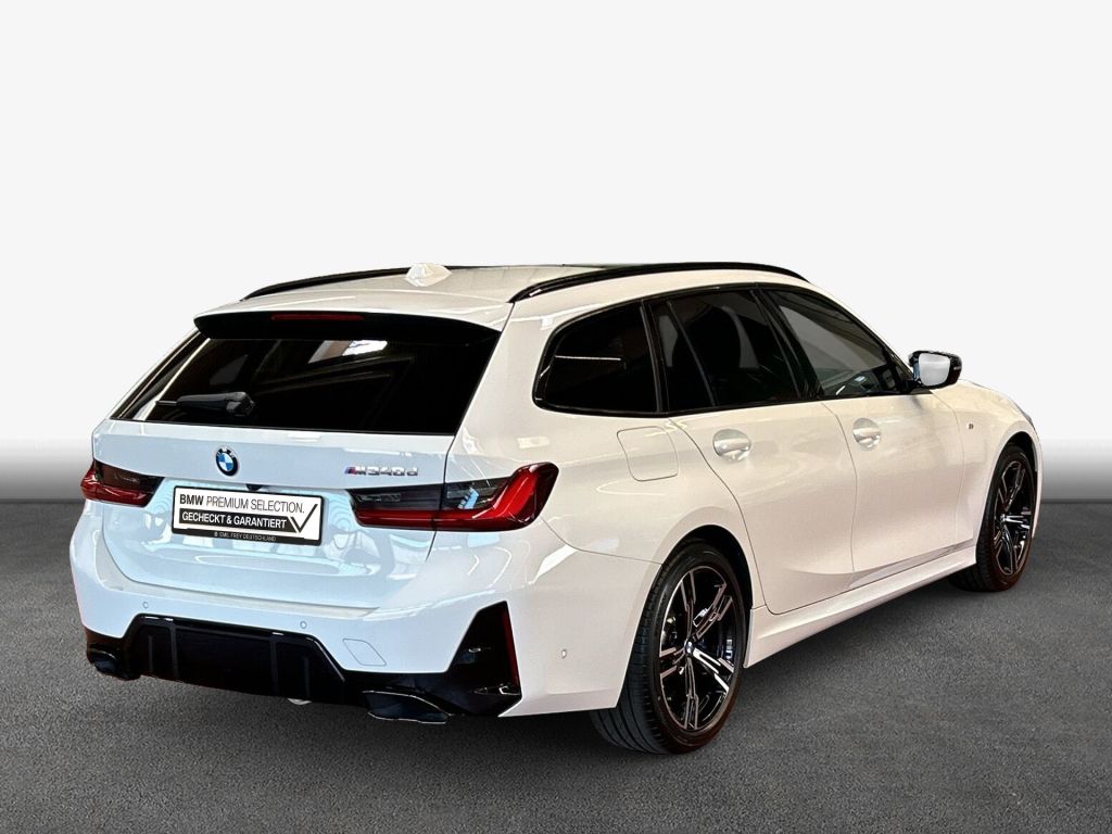 BMW M340d Touring xDrive Pano AHK Navi HiFi foto 2