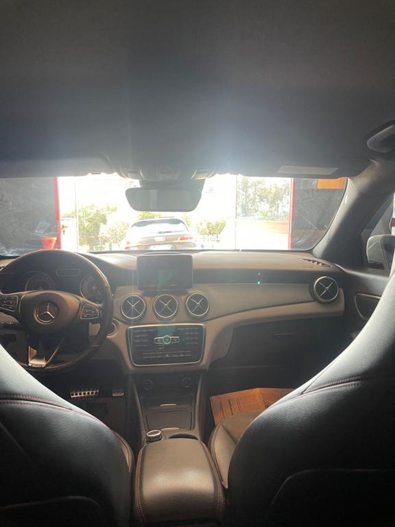 Mercedes-Benz CLA 220
