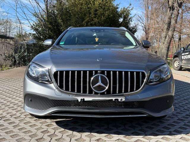 MERCEDES-BENZ E 220 d T Autom. -