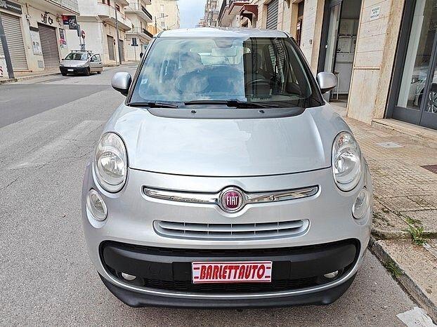 Fiat 500L 2015 — rear view
