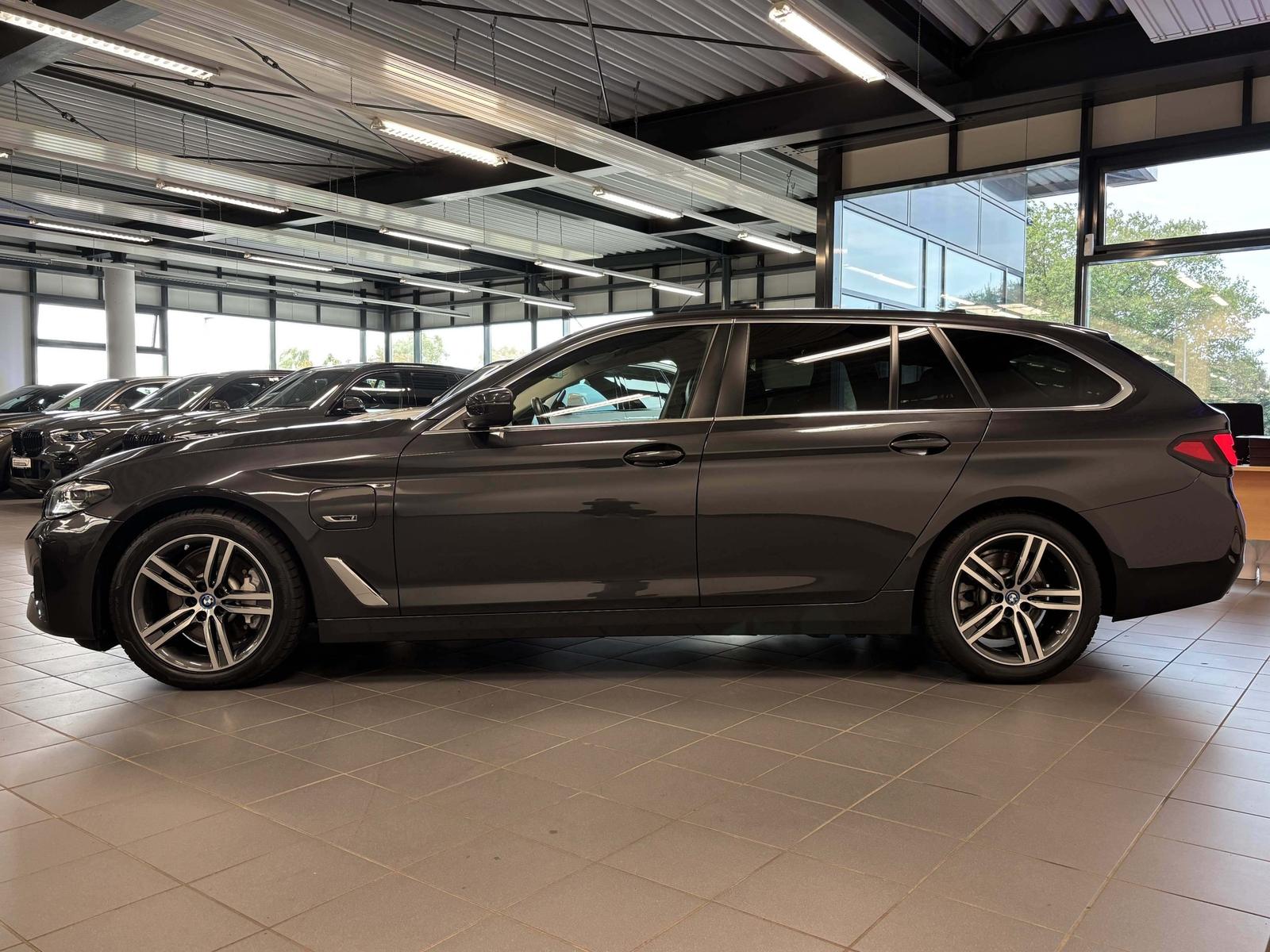 BMW 530e Touring LMR SZH PDC LC PROF. STHZ