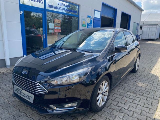 Ford Focus Lim. Titanium Winterpaket Temp. Navi