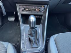 Fahrzeugabbildung Volkswagen Polo VI Highline Sitzh. Navi ACC Kamera. App