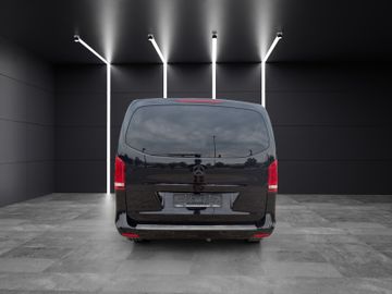 Mercedes V 220 - 5