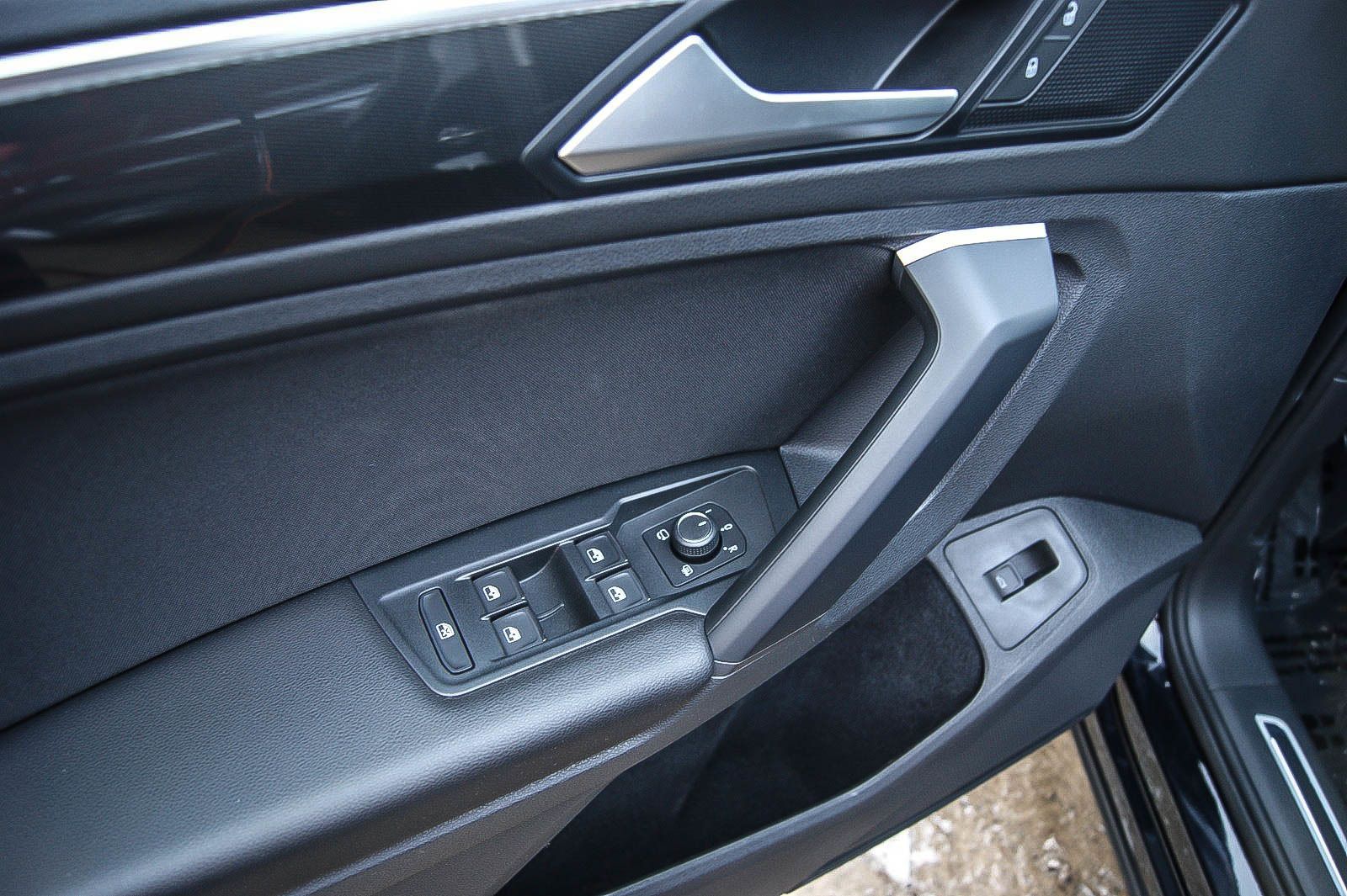 Fahrzeugabbildung Volkswagen Tiguan 2.0TDI 4Motion DSG R-LINE Black Style 19'