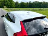 Volvo V40 T3 Momentum R-Design - Volvo: R Design