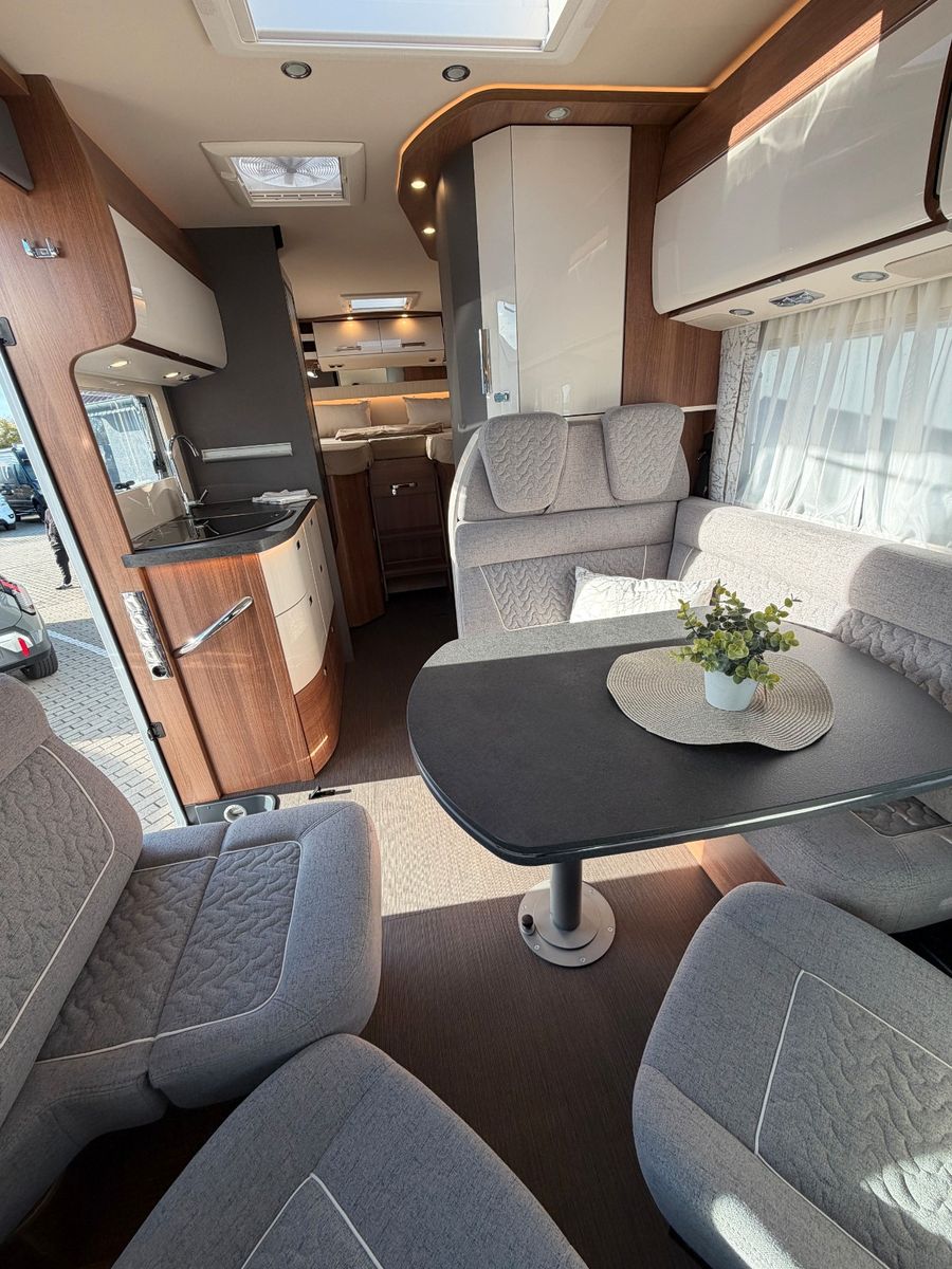 Fahrzeugabbildung Carthago C2-tourer I 143 KB-LE comfort Mercedes