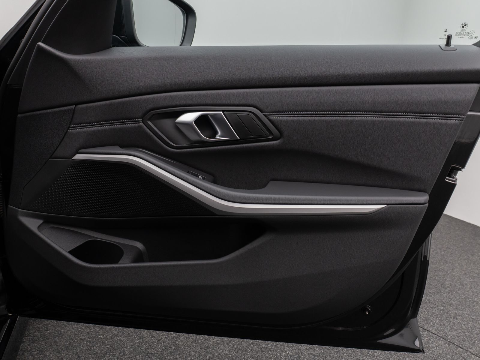 Fahrzeugabbildung BMW 318i GeschwindigReg DAB Alarm Kamera Sportsitz