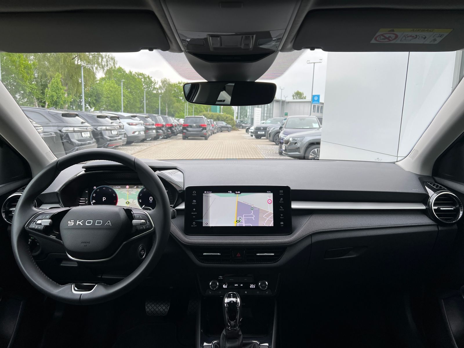 Fahrzeugabbildung SKODA Fabia Selection Tour 1.5 TSI DSG *Vorb. AHK, LED