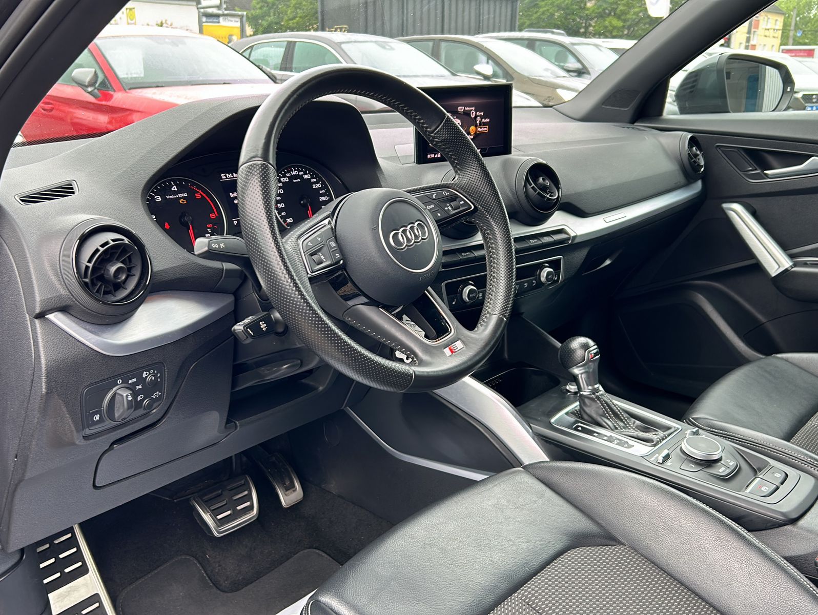 Fahrzeugabbildung Audi Q2 2.0 TDIS-Line Sport-Paket / Plus