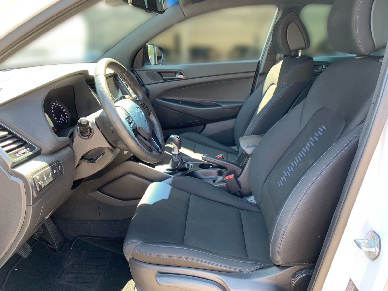 Fahrzeugabbildung Hyundai TUCSON 1.6 Passion Navi Kamera 8x bereift