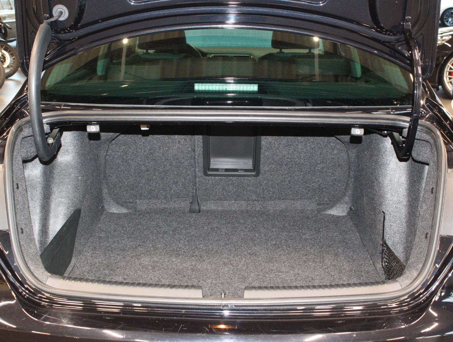 Fahrzeugabbildung Volkswagen Jetta 2.0 TSI DSG Highline