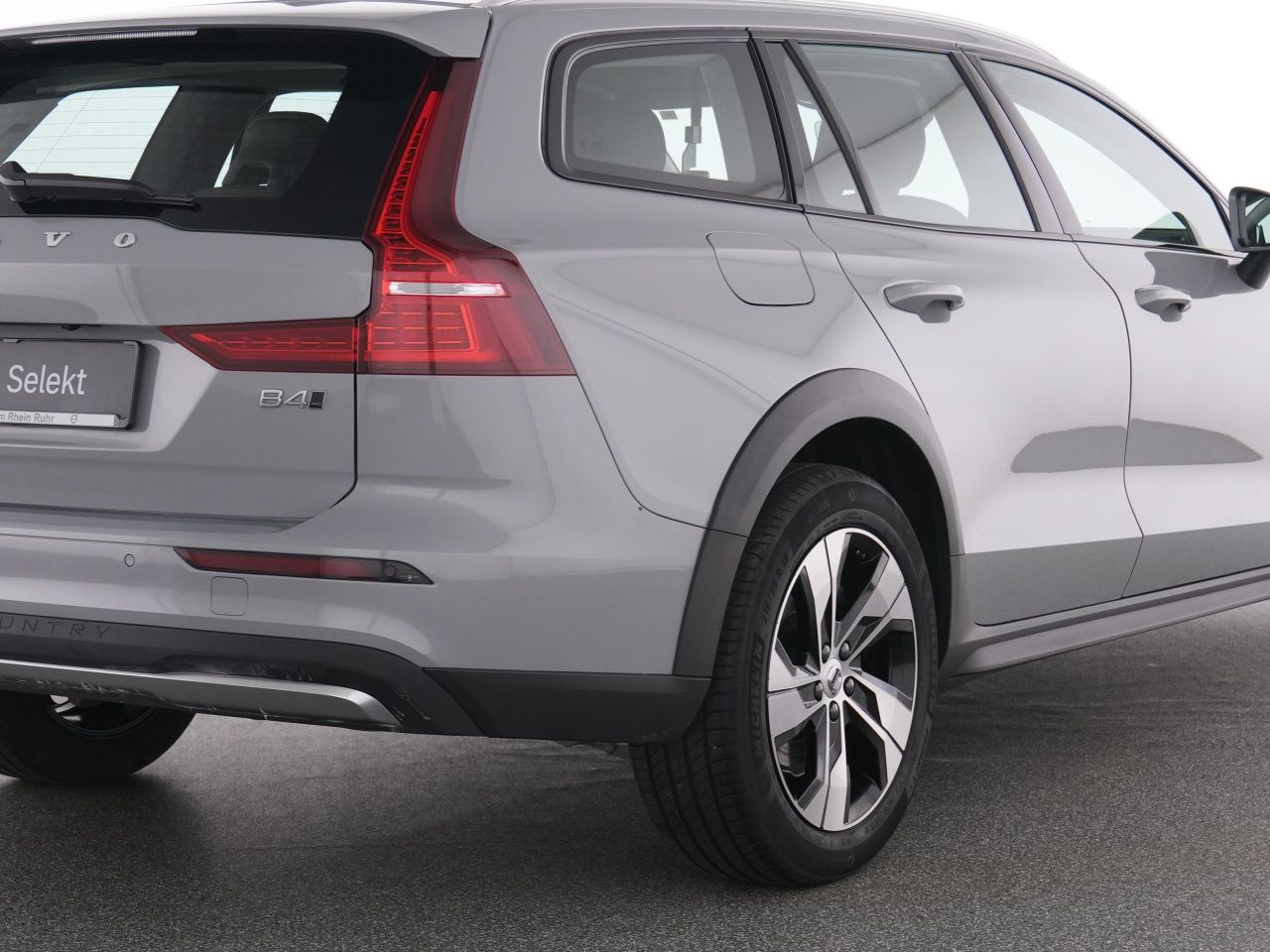 Volvo V60 Cross Country B4 AWD PLUS Plus+WINTERPAK+RFK foto 10