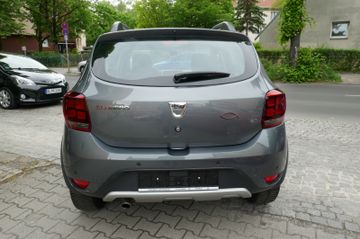 Fahrzeugabbildung Dacia Sandero II Stepway Celebration