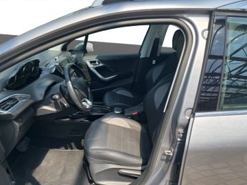 Peugeot 2008 Allure PT 110 Navi+PDC+Carplay+LM+Allwetter