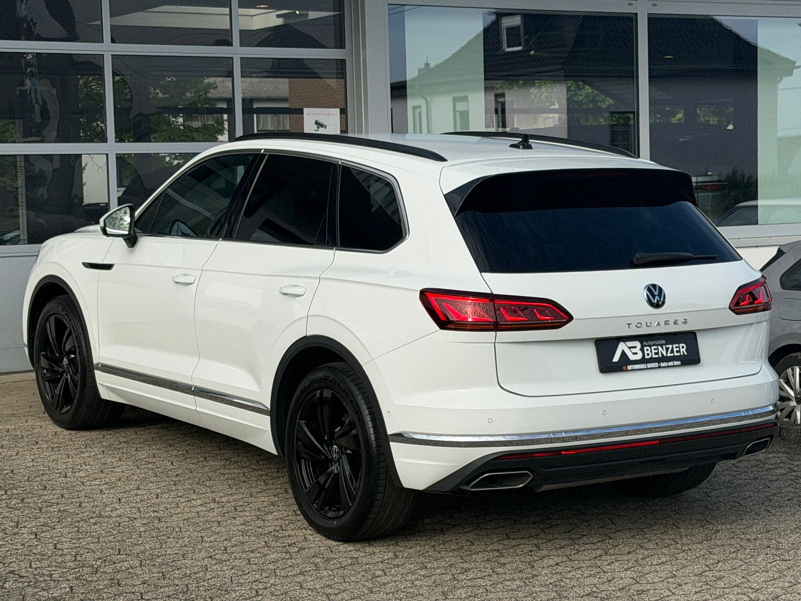 Fahrzeugabbildung Volkswagen Touareg SPORT/ 4Motion/VIRTUAL/AMBIENT/360''KAM