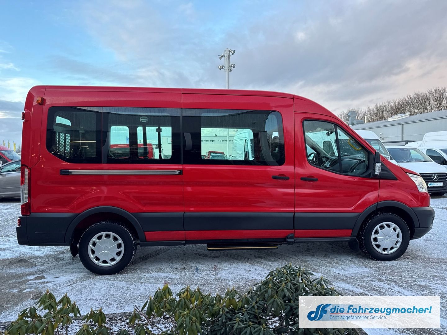 Fahrzeugabbildung Ford Transit Kombi 350 L3 *Stdhzg. Klima*Trend 2.0 TD