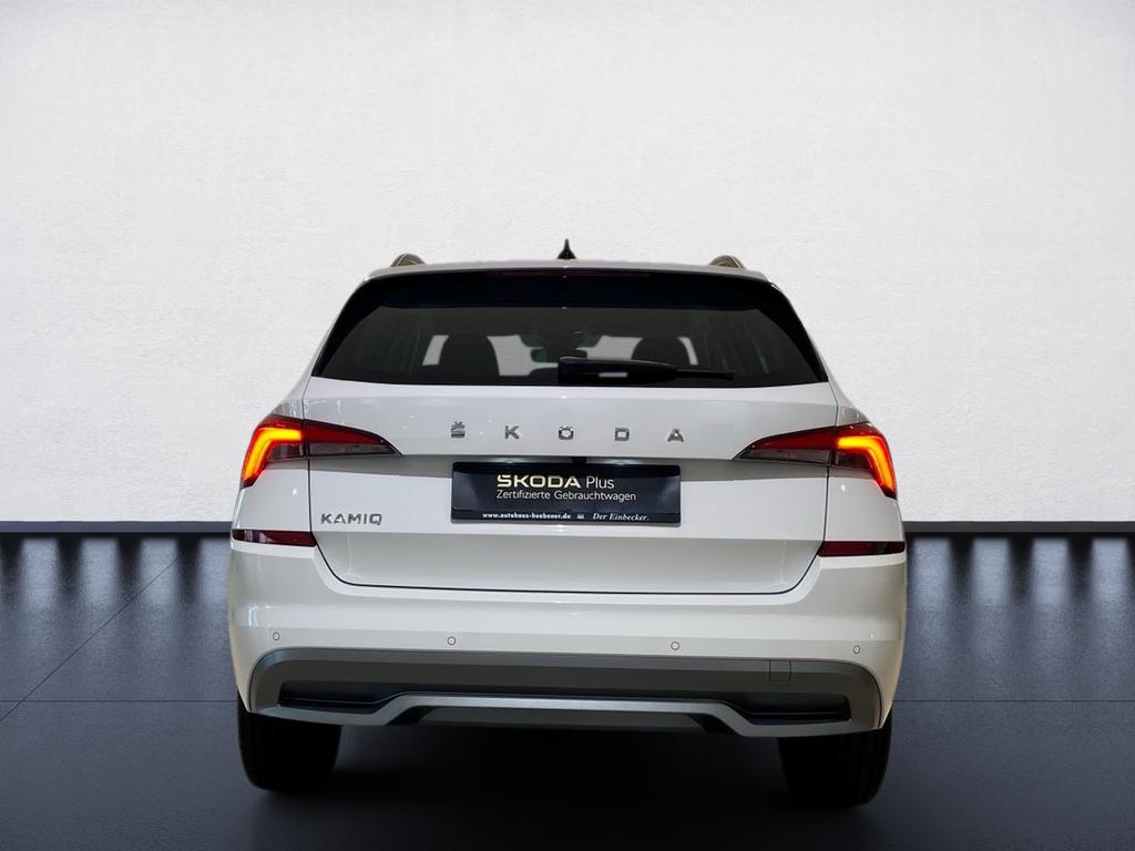 Skoda Kamiq 2023 г. Белый, пробег 42800 км