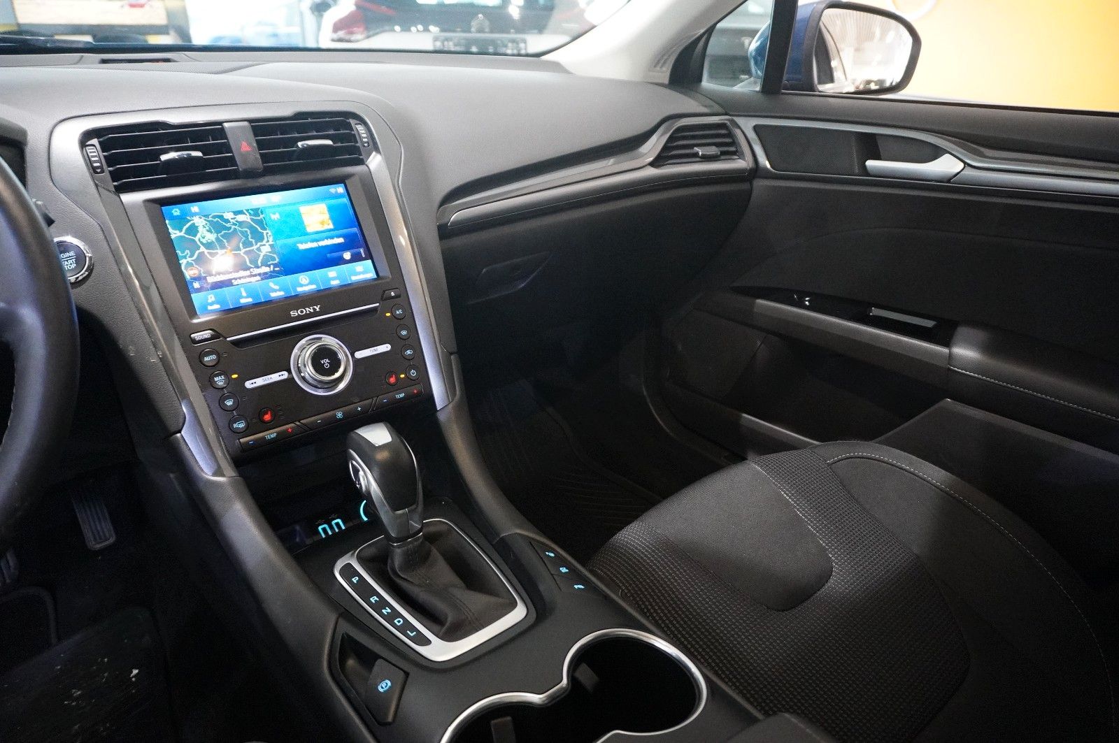 Fahrzeugabbildung Ford Mondeo Turnier 2.0 TITANIUM NAVI/LED/KAMERA/DAB+