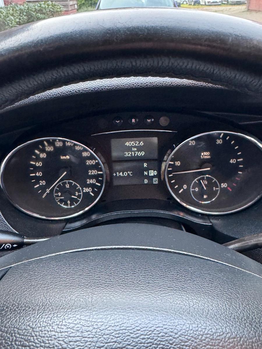 Mercedes-Benz 320 2006 — photo 10