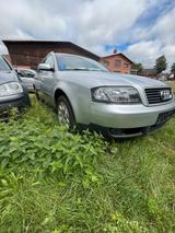 Audi A6 B4 C5 - Audi A6 aus 2002 mit Benzin-Antrieb: Kombi